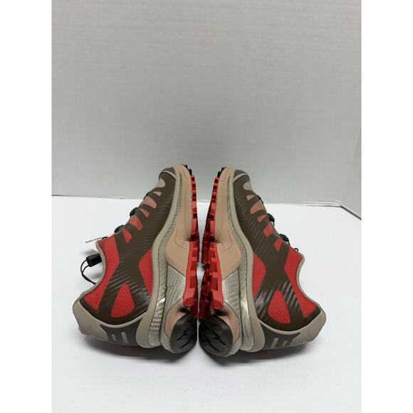 Athletic_Shoes